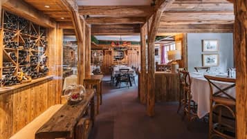 2 restaurants, breakfast, lunch, dinner served; French cuisine