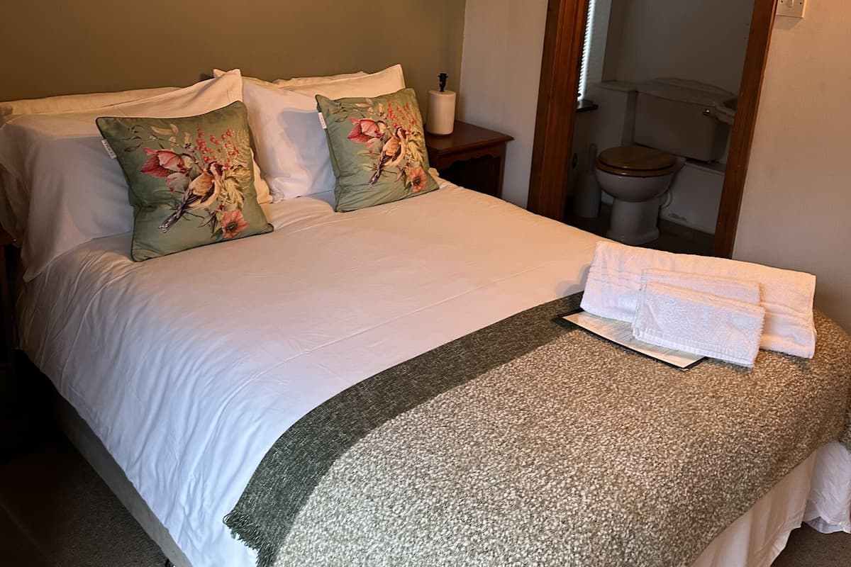 Quarto casal, banheiro privativo (Detached) | 1 quarto