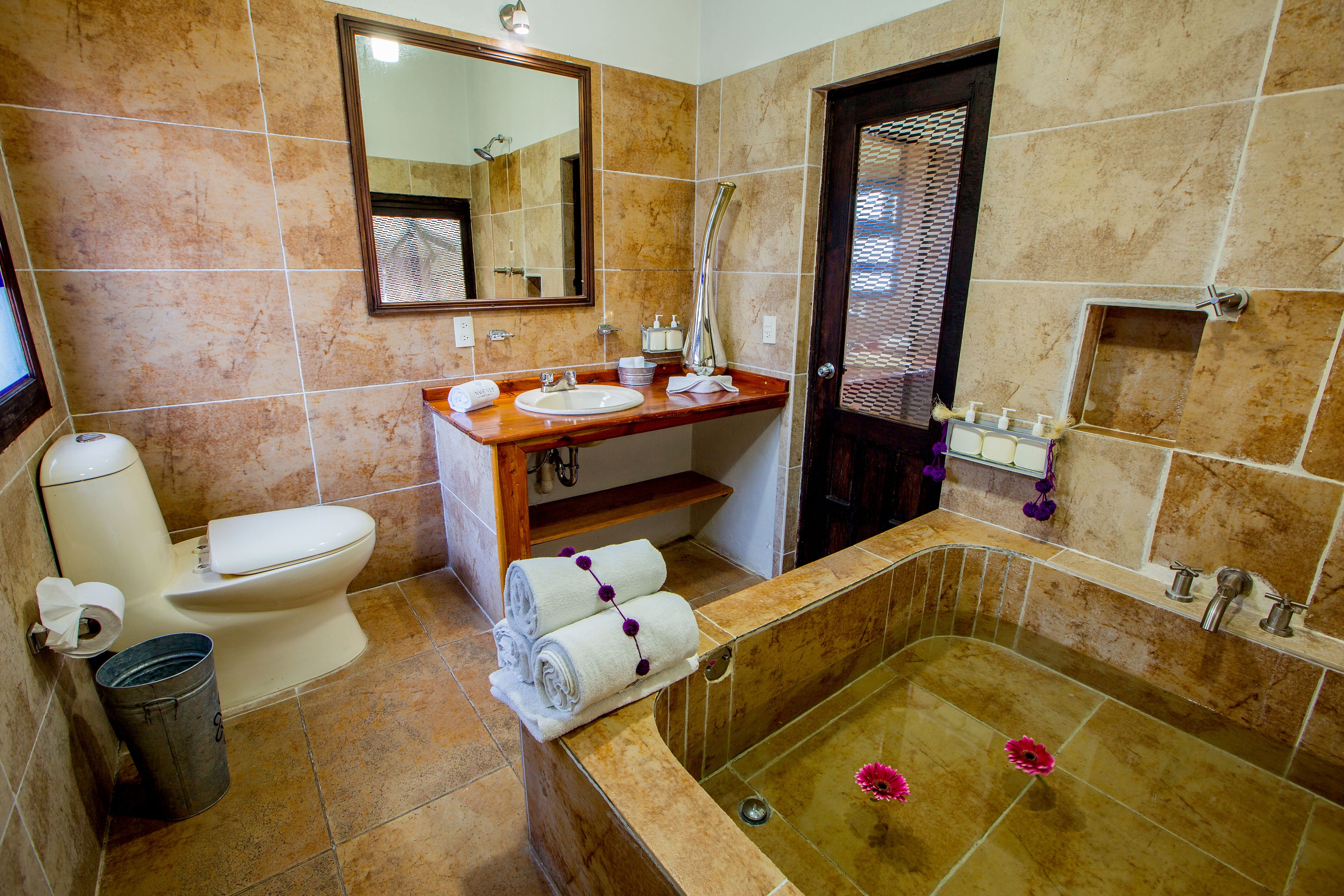 honeymoon suite | bathroom | free toiletries, hair dryer, bathrobes, towels