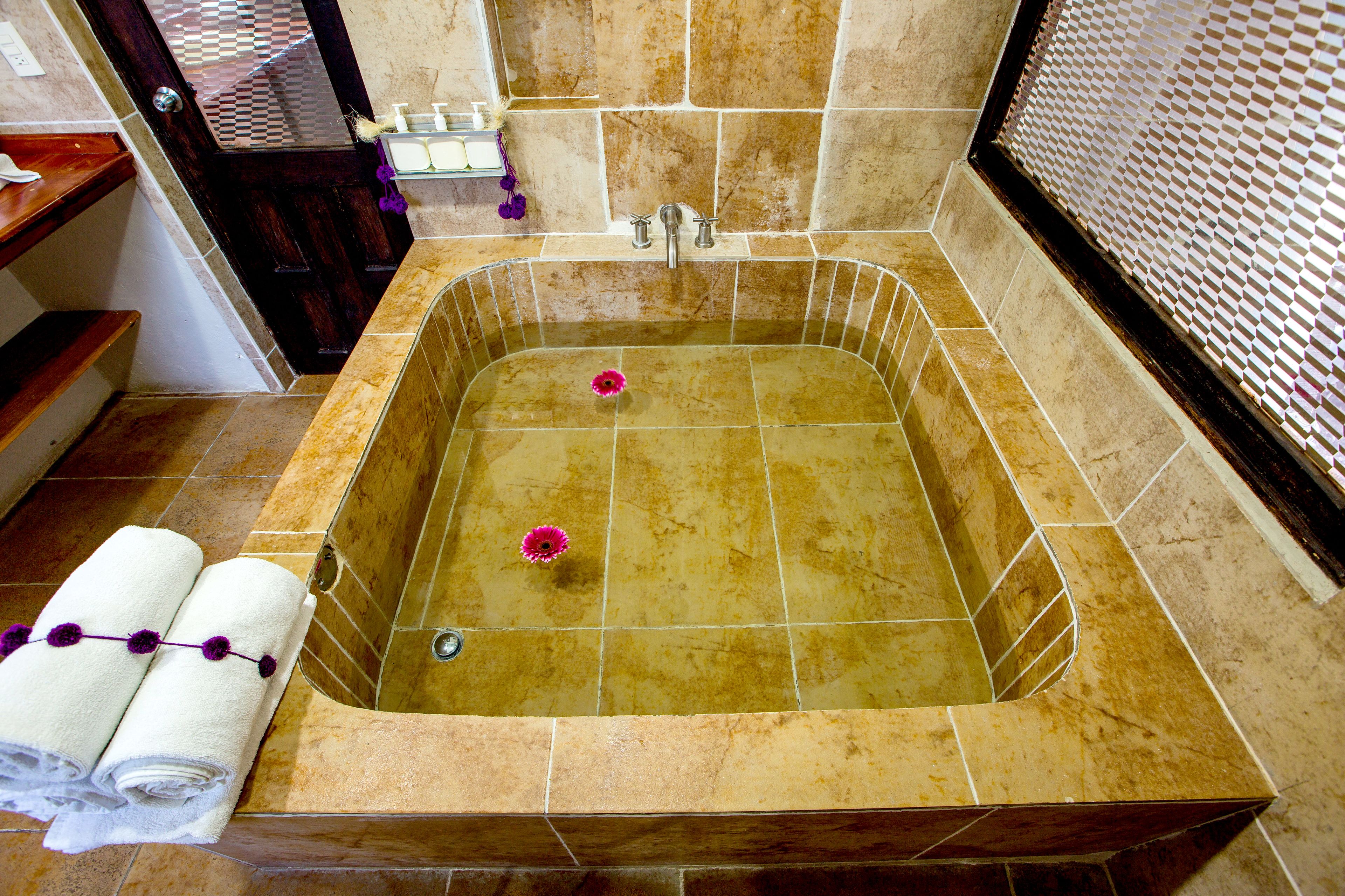 honeymoon suite | bathroom | free toiletries, hair dryer, bathrobes, towels