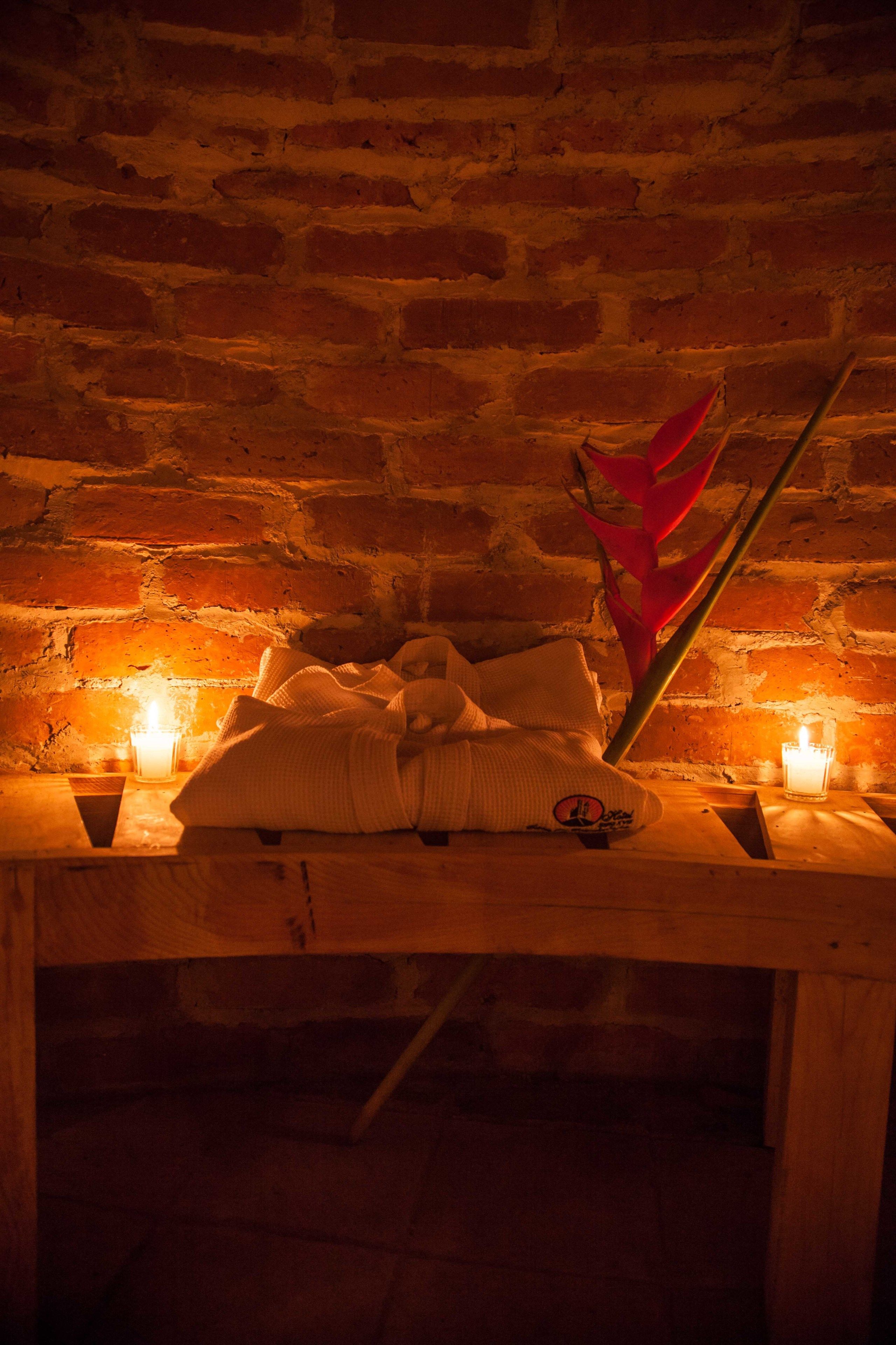 couples treatment room(s), aromatherapy, body scrubs, reflexology