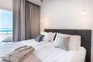 Studio Suite Superior, pemandangan laut | Seprai katun Mesir, seprai premium, dan selimut bulu angsa