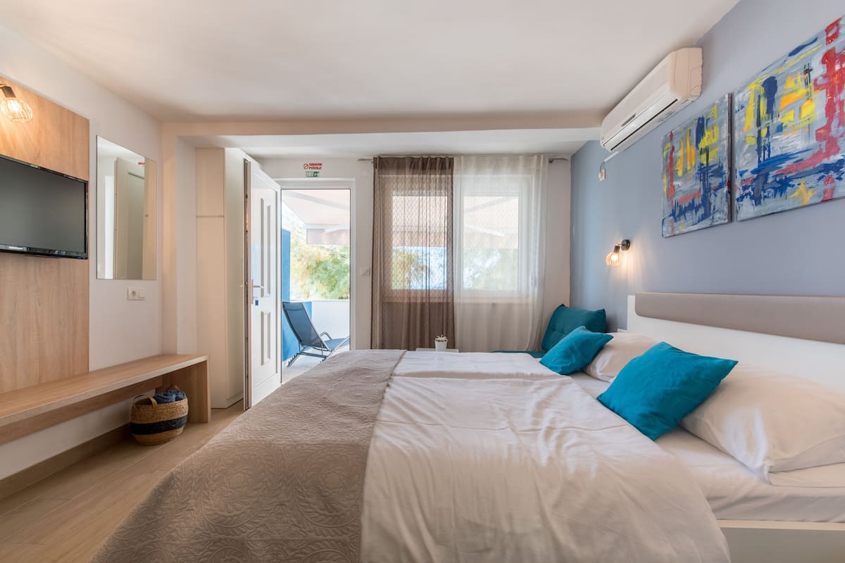 Panorama studio, uitzicht op zee, aan het strand | 1 slaapkamer, lakens van Egyptisch katoen, luxe beddengoed