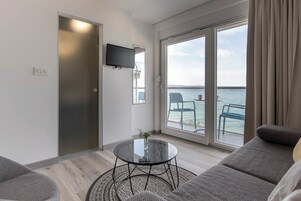 Panoramic Διαμέρισμα, 1 King Κρεβάτι με Καναπέ-Κρεβάτι, 2 Μπάνια, Θέα στη Θάλασσα | Παροχή δωματίου