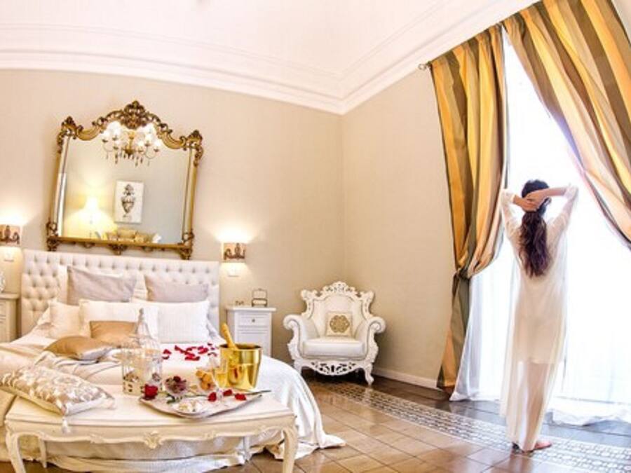 Queen Suite | Donzen dekbedden, pillowtop-bedden, een minibar, een kluis op de kamer