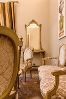 Queen Suite | Down comforters, pillowtop beds, minibar, in-room safe