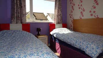 1 chambre, fer et planche Ă repasser, Wi-Fi gratuit, draps fournis