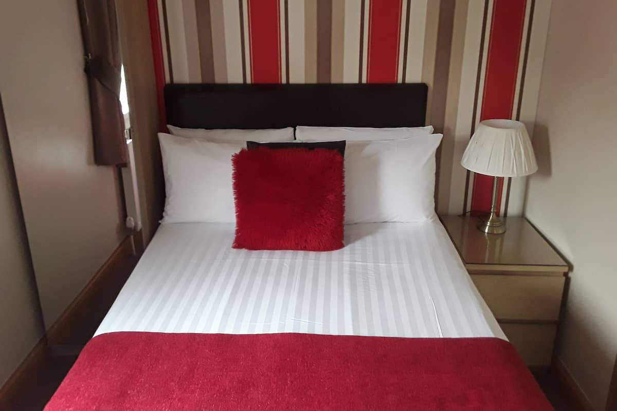 Double Room (Small Double, Room 8)