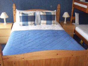 Family Room | Iron/ironing board, free WiFi, bed sheets