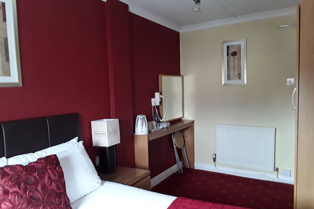 Double Room (Room 11) | Bathroom