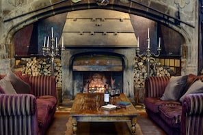 Lobby sitting area - Mitton Hall Country House Hotel (Clitheroe)