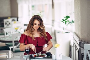 Breakfast and dinner served - Nota Bene Hotel (Lviv)