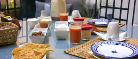 Desayuno continental incluido todos los días