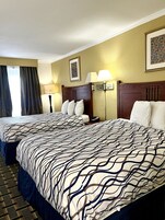 Single Room, 2 Queen Beds