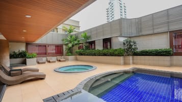 Piscine extérieure
