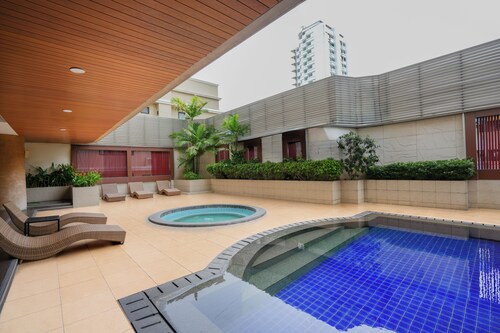 S.M. Grande Residence