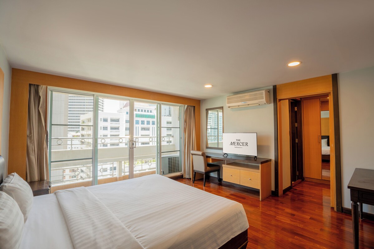 Suite, 2 Bedrooms | In-room safe, desk, laptop workspace, blackout drapes
