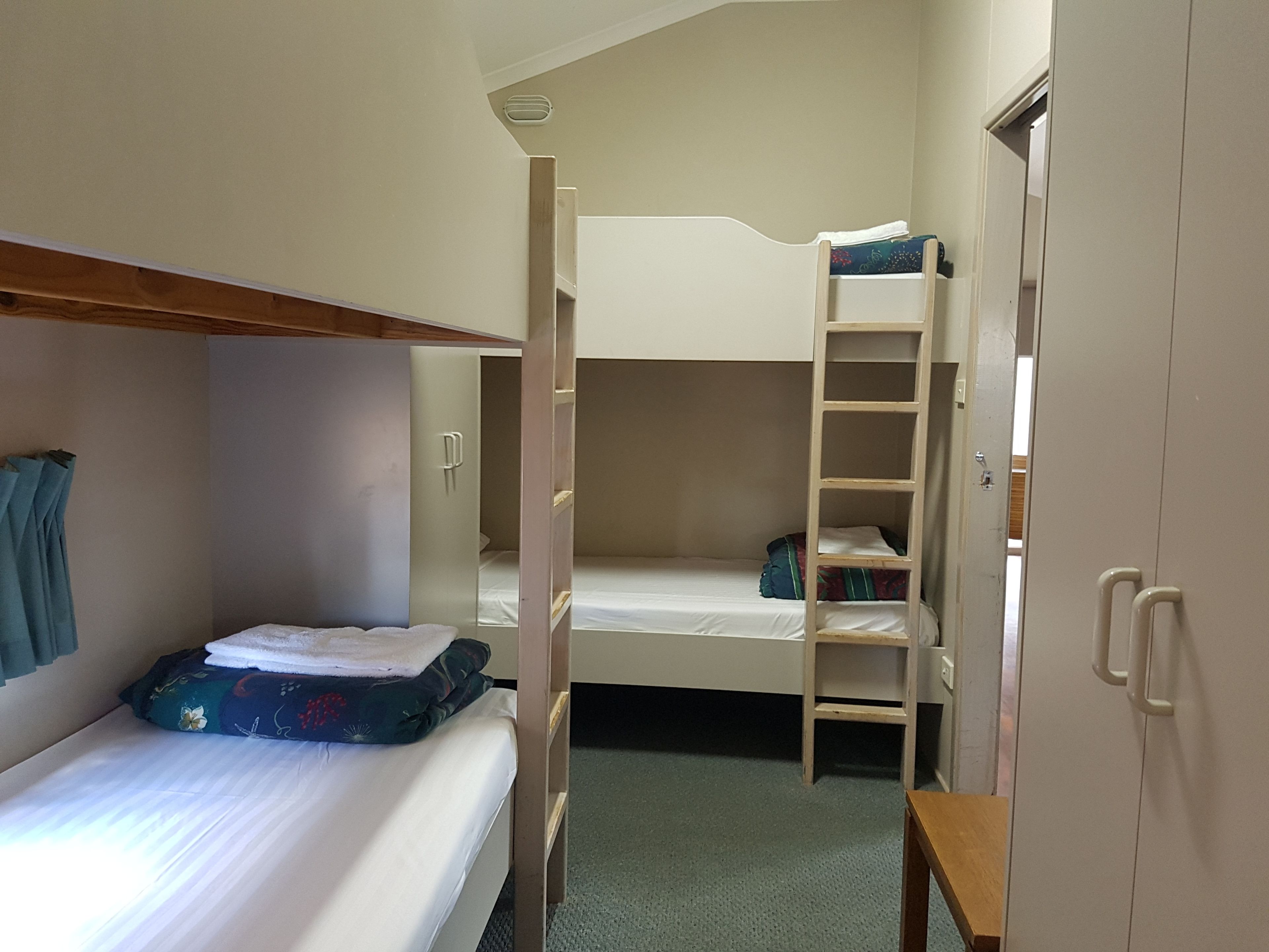 Photo - Canberra Carotel Motel