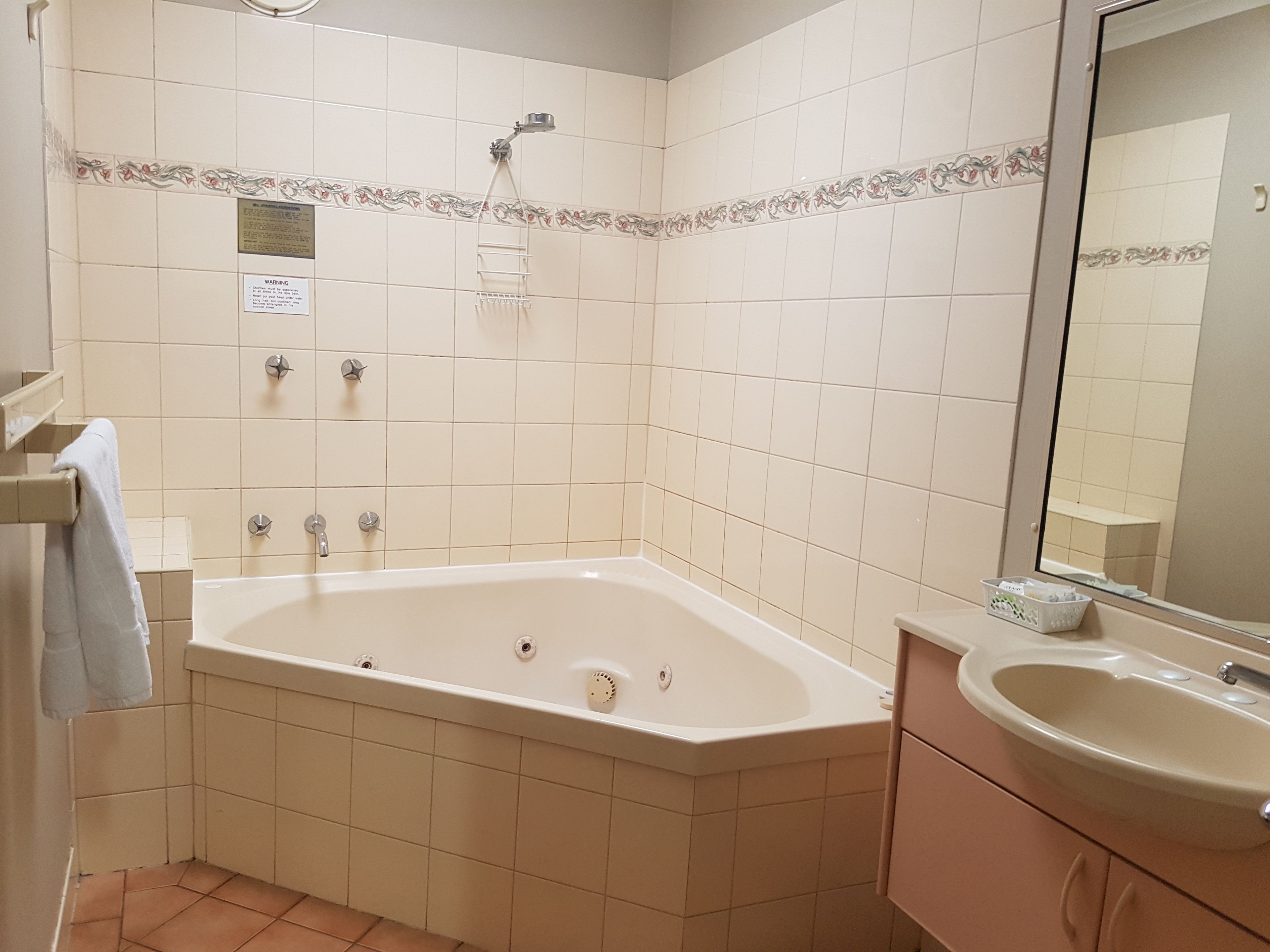 Photo - Canberra Carotel Motel