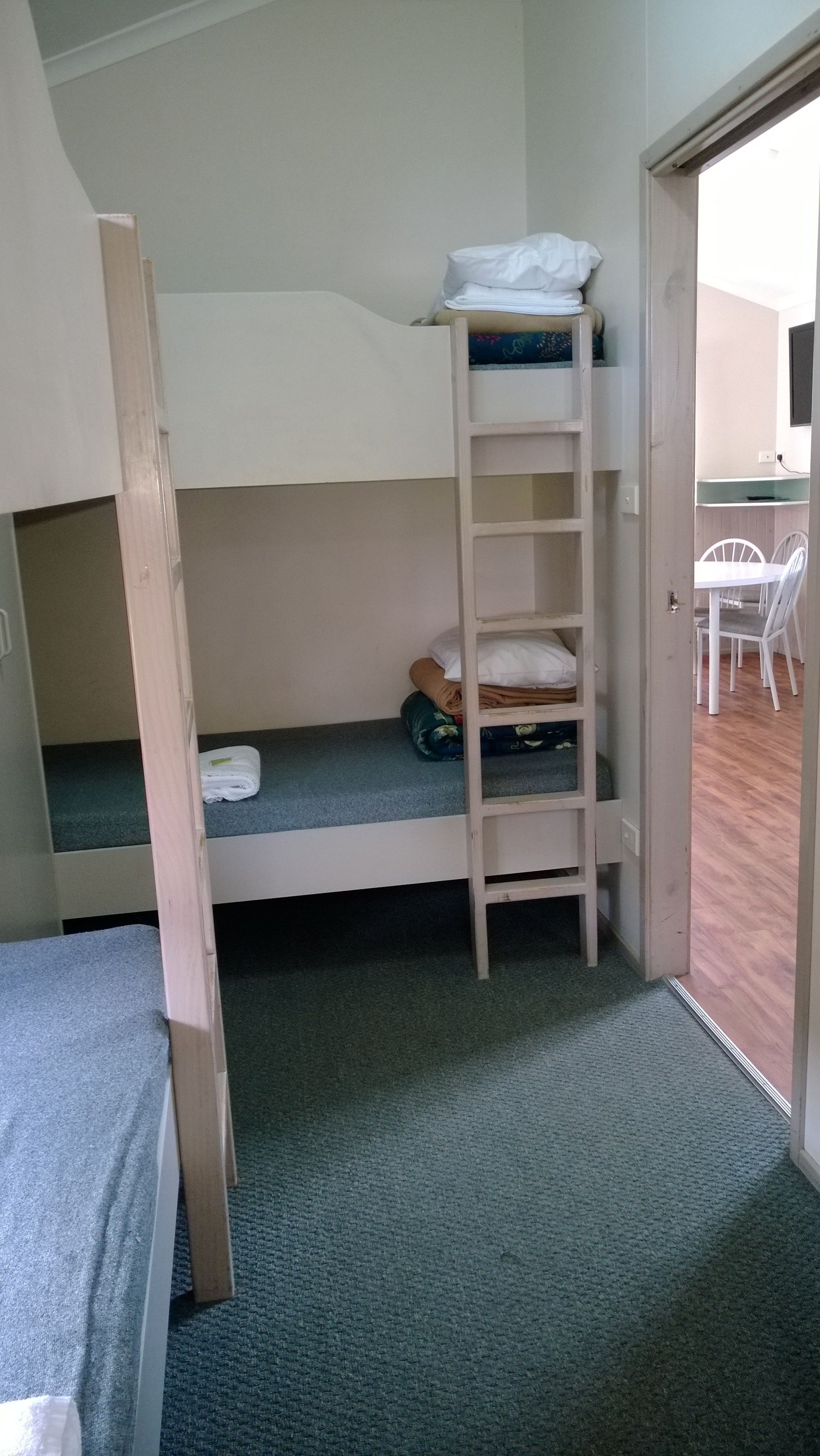 Photo - Canberra Carotel Motel