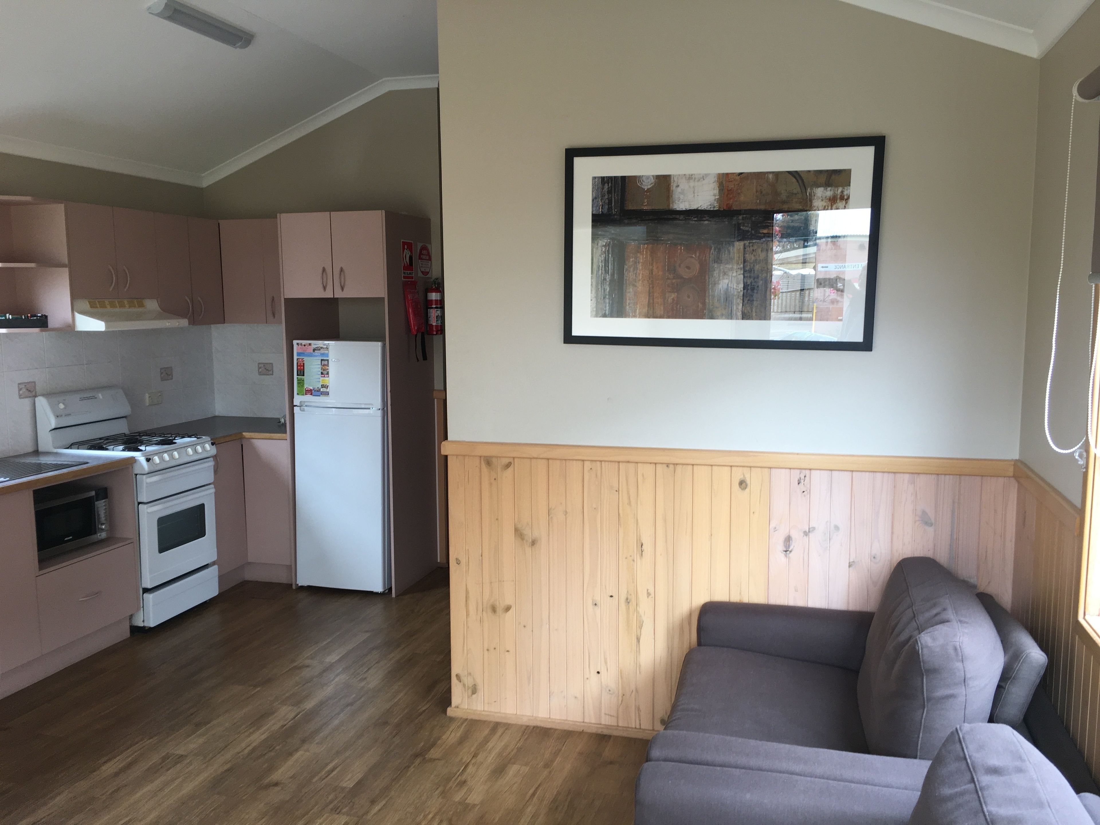 Photo - Canberra Carotel Motel