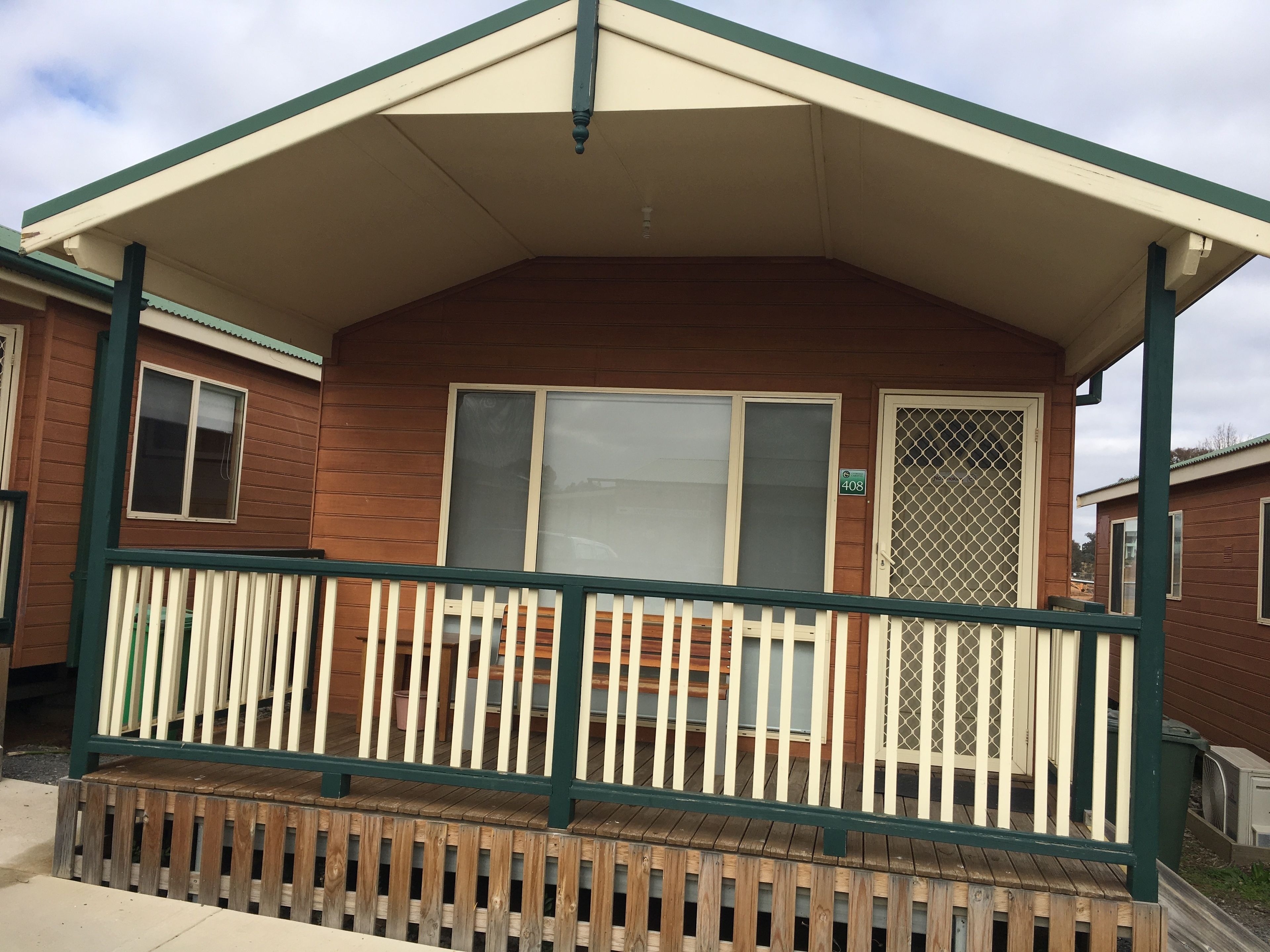 Photo - Canberra Carotel Motel