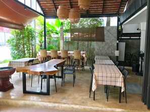 21-inch TV with cable channels