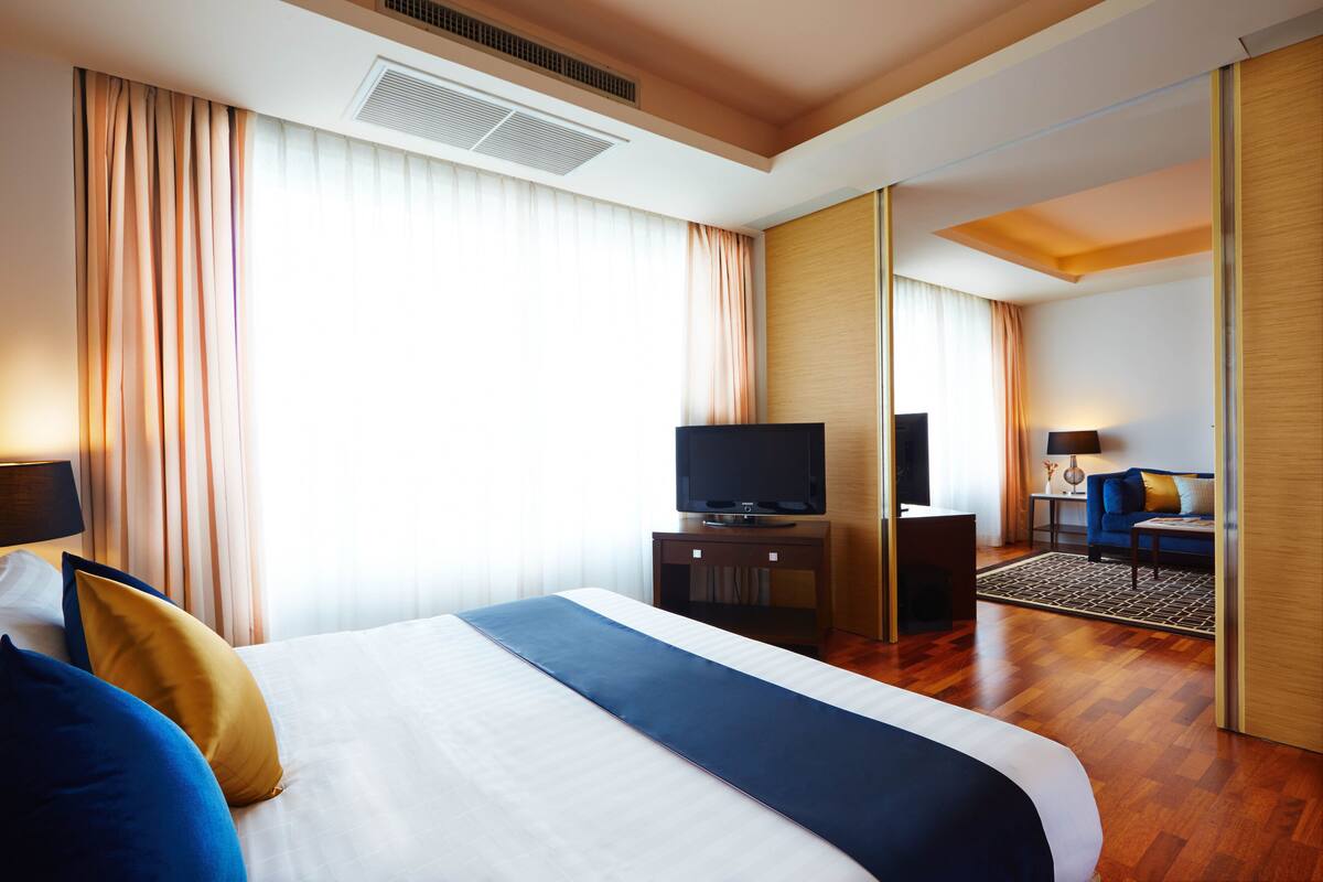 In-room safe, desk, blackout drapes, iron/ironing board