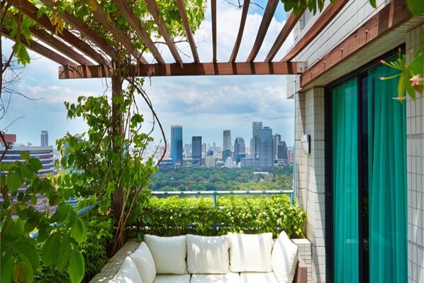 View from property - The Duchess Hotel (Bangkok)