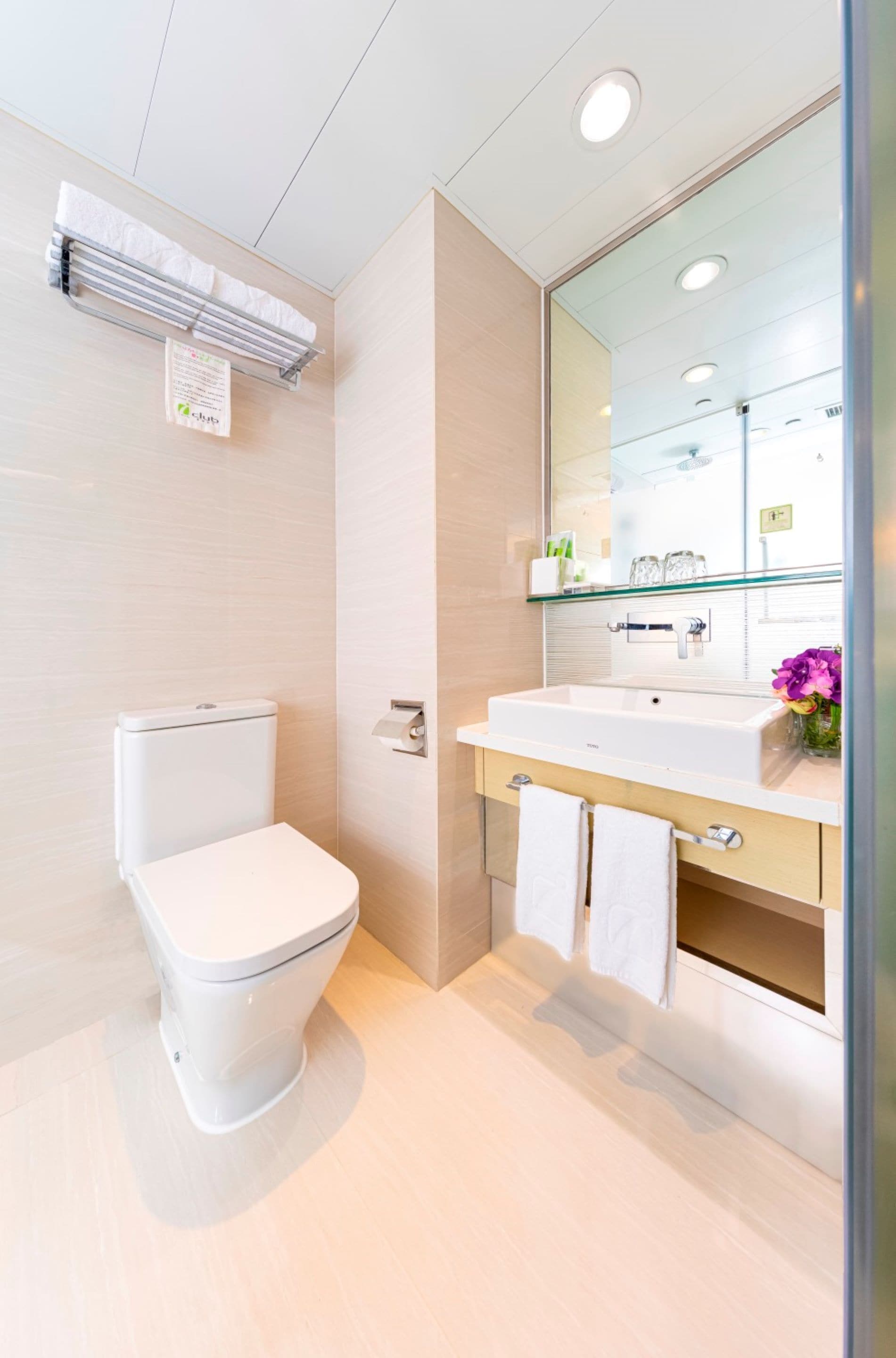 iplus | pillow-top beds, in-room safe, desk, blackout curtains