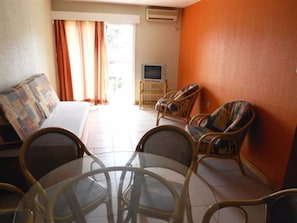 32-inch LED TV with cable channels - Elixir Hotel and Serviced Apartments (Suva)