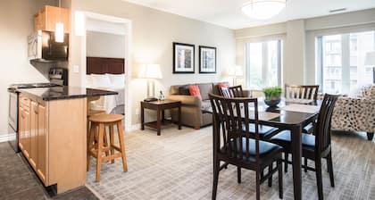 Canterra Suites Hotel