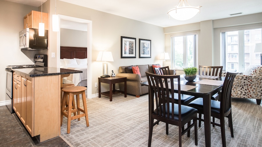 Canterra Suites Hotel