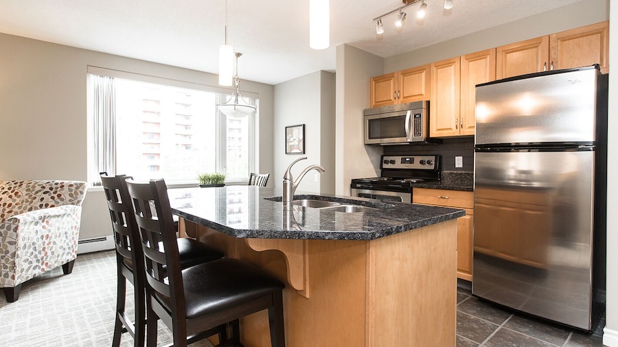 Canterra Suites Hotel