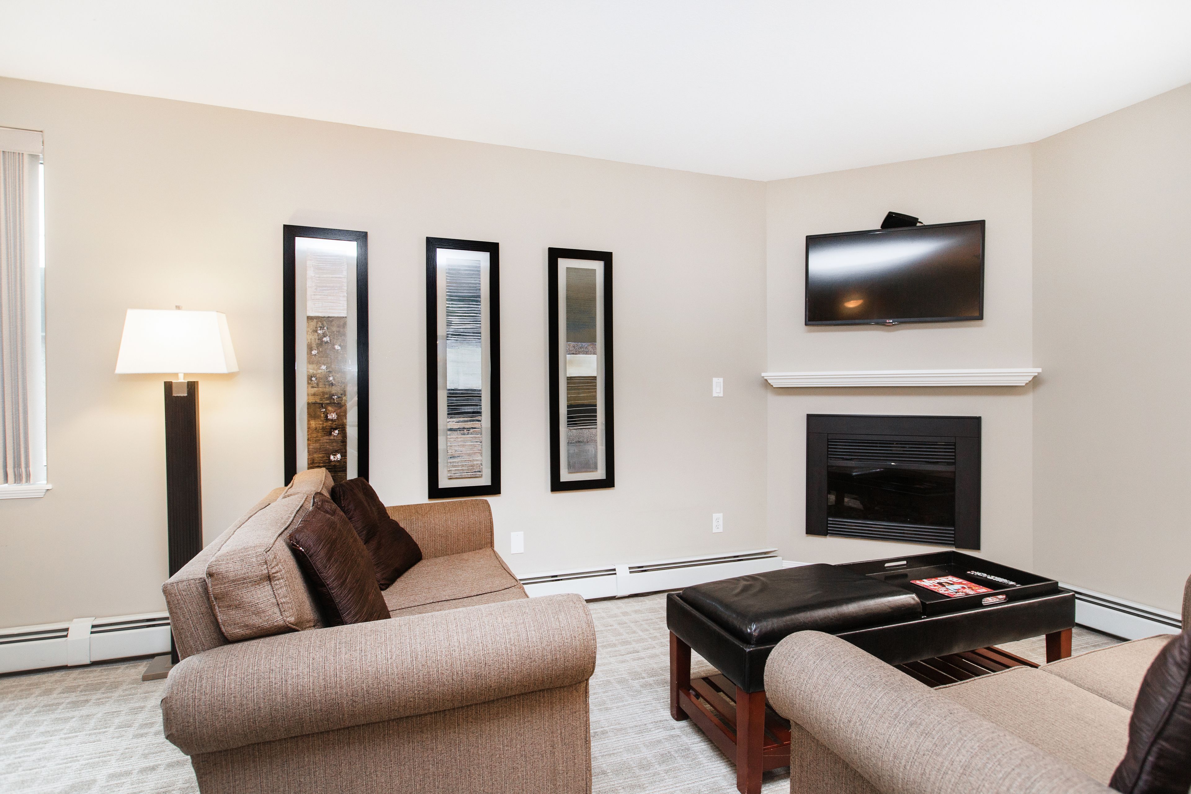 suite, 1 bedroom | living area | tv