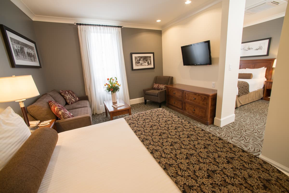 Desk, blackout drapes, iron/ironing board, free WiFi