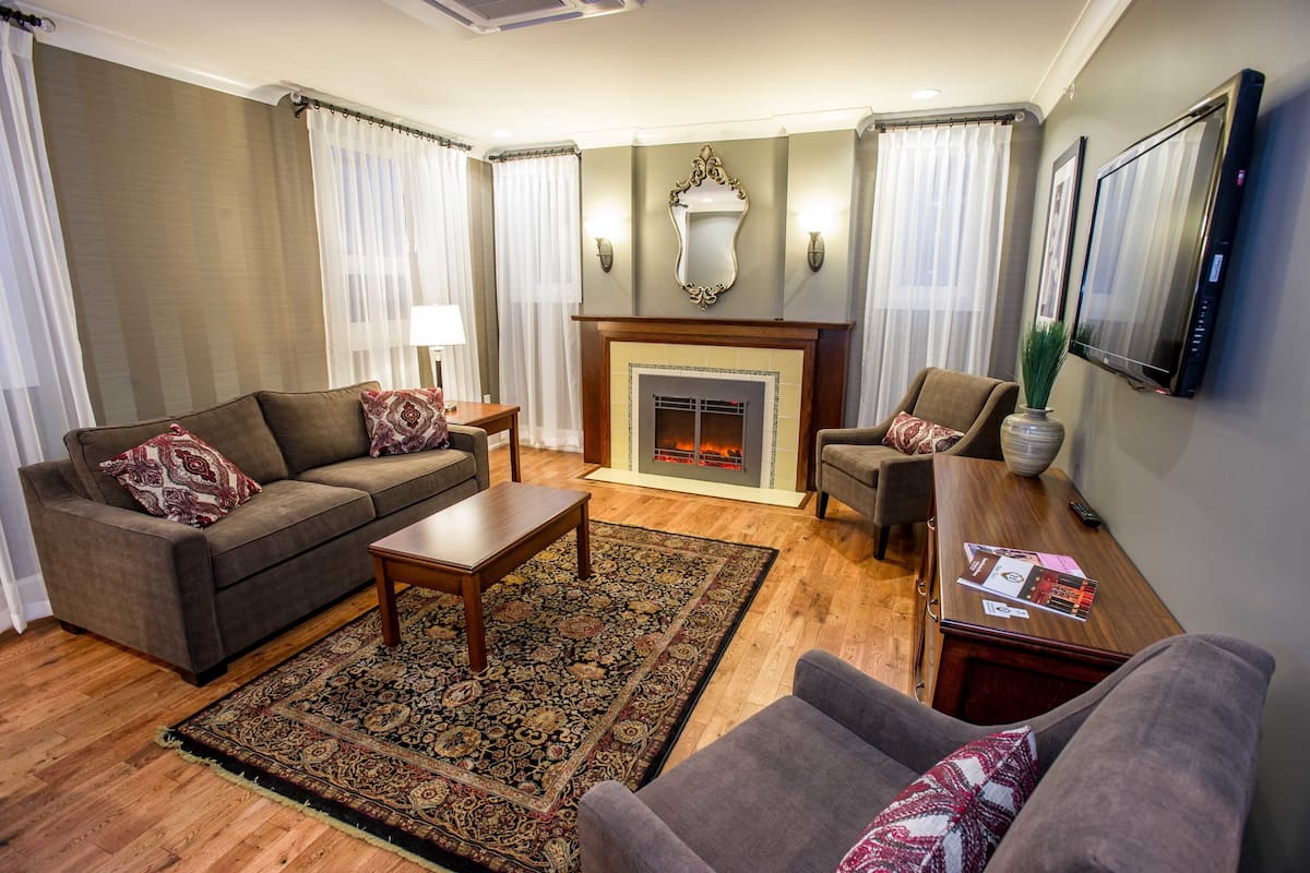 Desk, blackout drapes, iron/ironing board, free WiFi