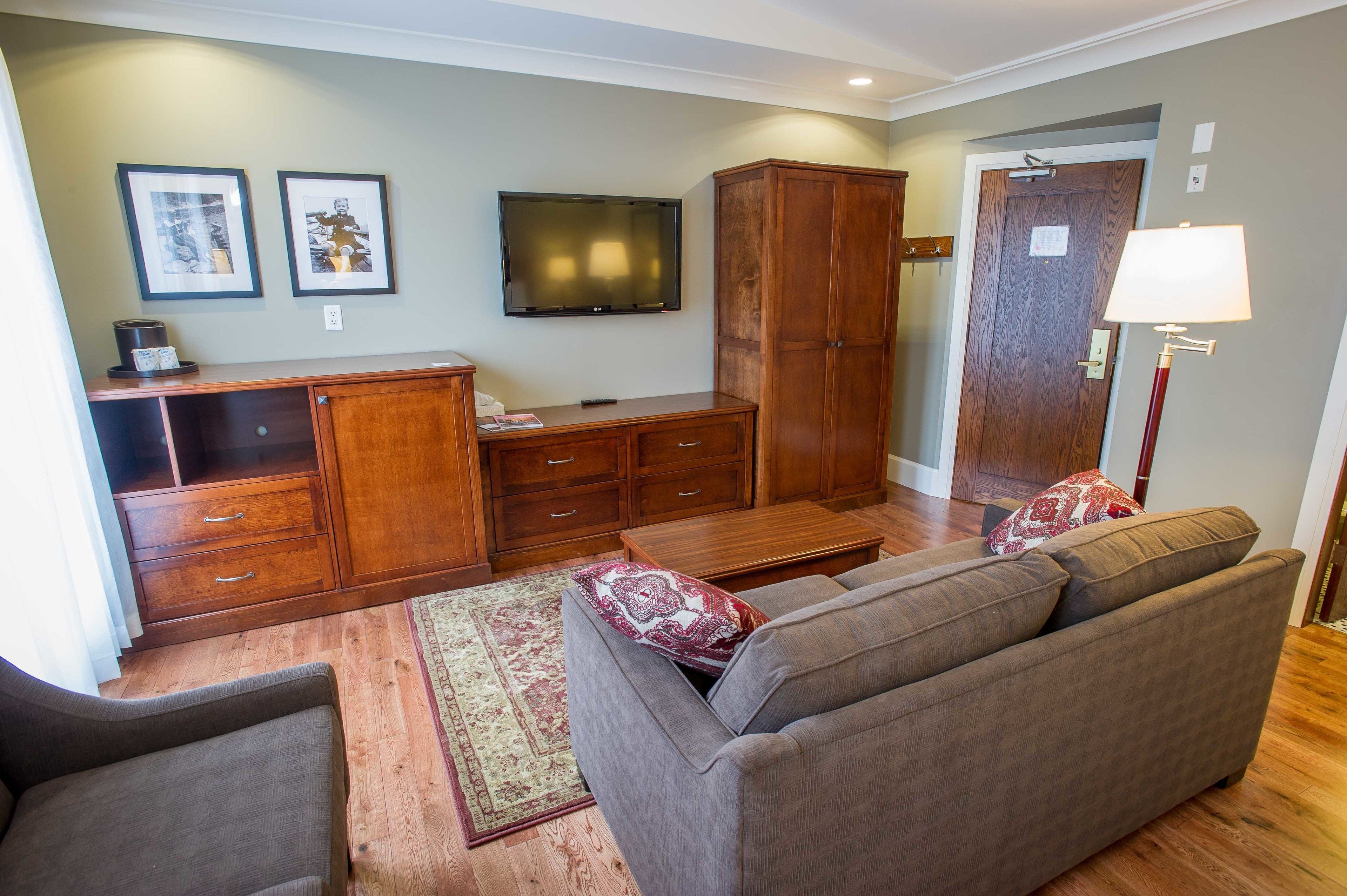 desk, blackout curtains, iron/ironing board, free wifi