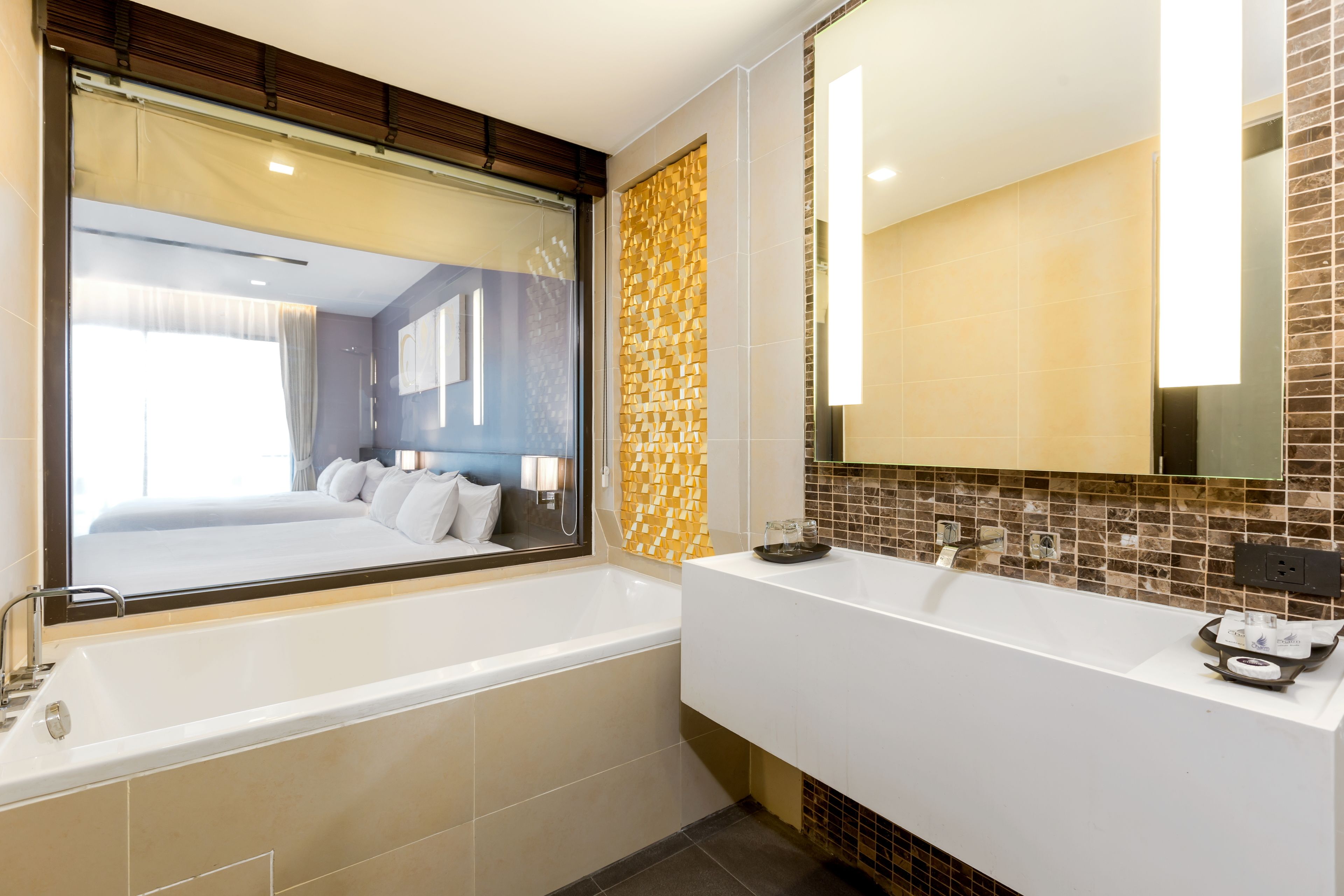 family suite, 1 bedroom | bathroom | rainfall showerhead, free toiletries, hair dryer, bathrobes
