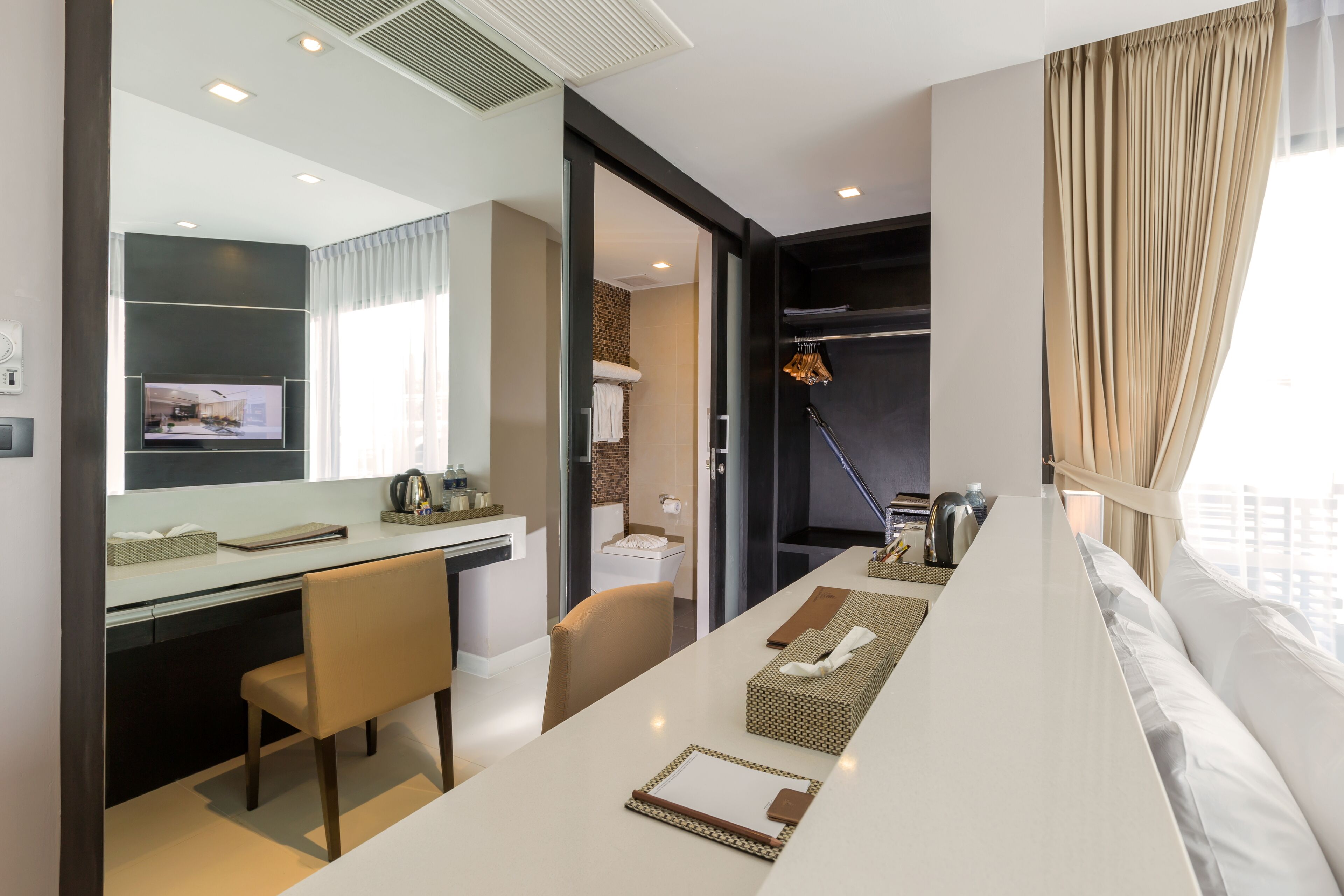 family suite, 2 bedrooms (duplex) | 1 bedroom, in-room safe, desk, blackout curtains