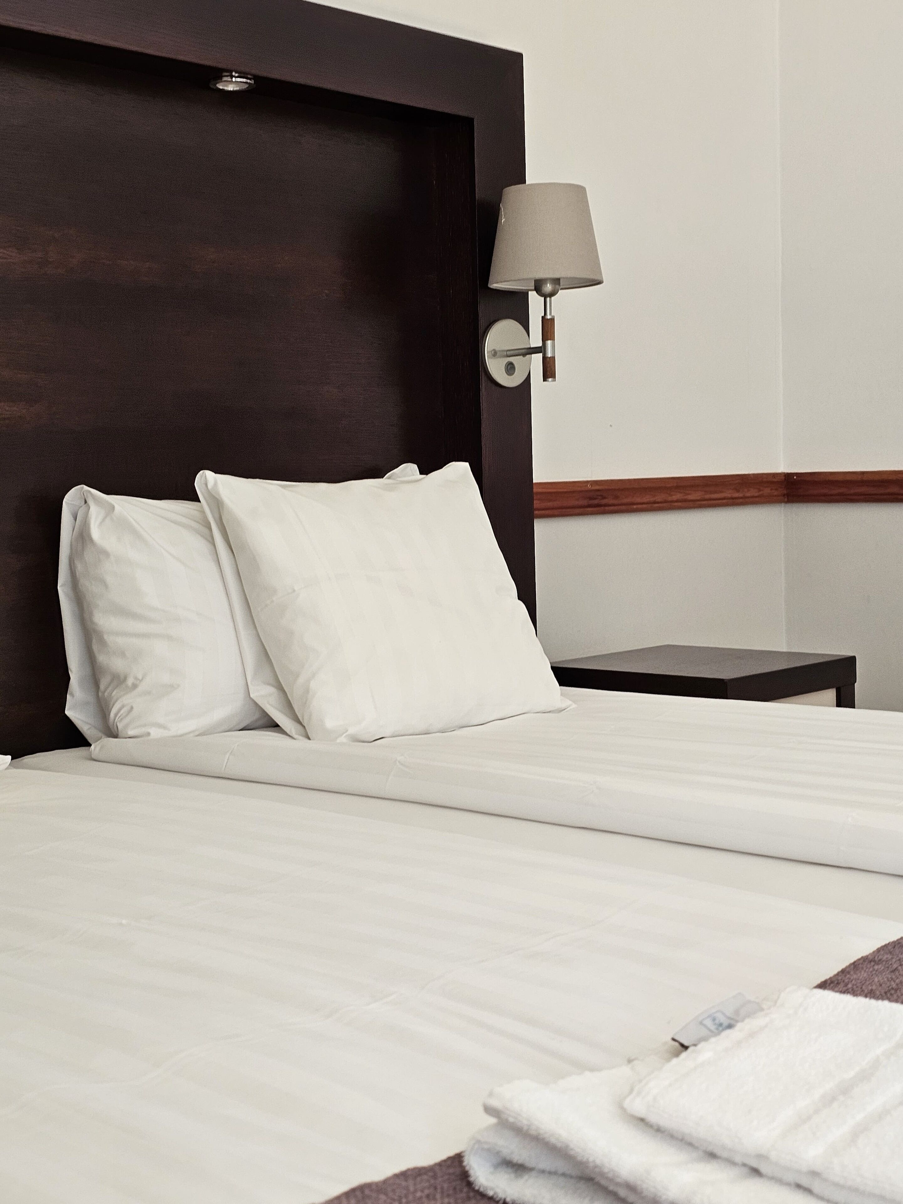 basic double room | 1 bedroom, in-room safe, desk, iron/ironing board