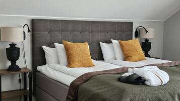Junior Suite (Pool access included) | 1 bedroom, in-room safe, desk, iron/ironing board