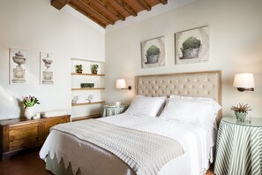 Zimmersafe, Schreibtisch, Bügeleisen/Bügelbrett, kostenloses WLAN