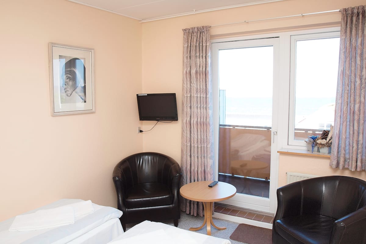 double room, balcony, sea view | free wifi, bed sheets