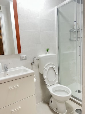 Bathroom - Meltin' Rome Guesthouse (Rome)
