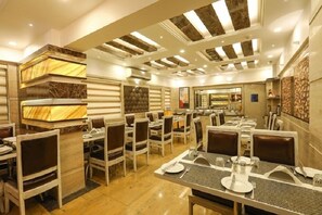 Restaurant - Jyoti Dwelling (Mumbai)