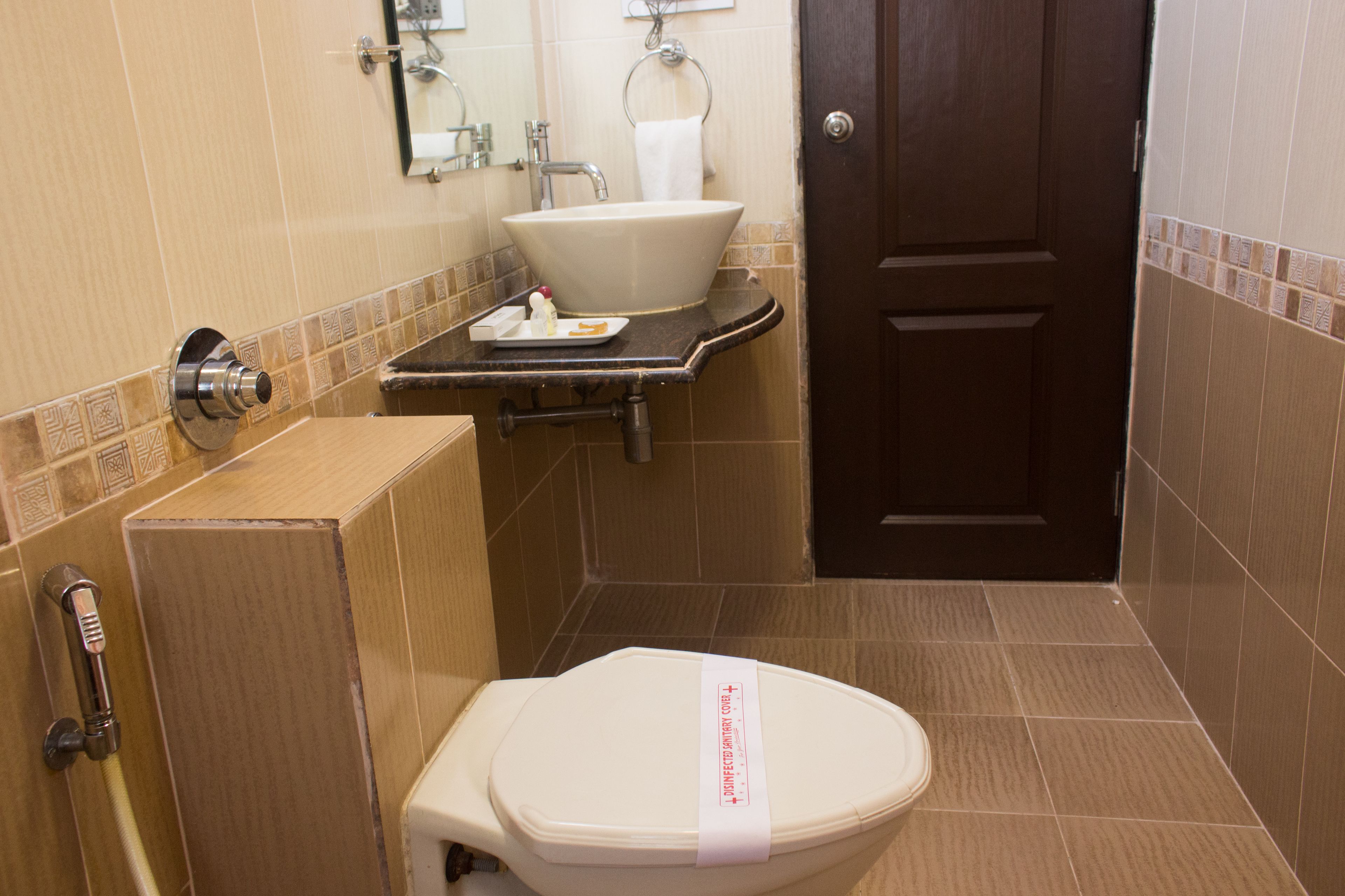 executive room | bathroom sink