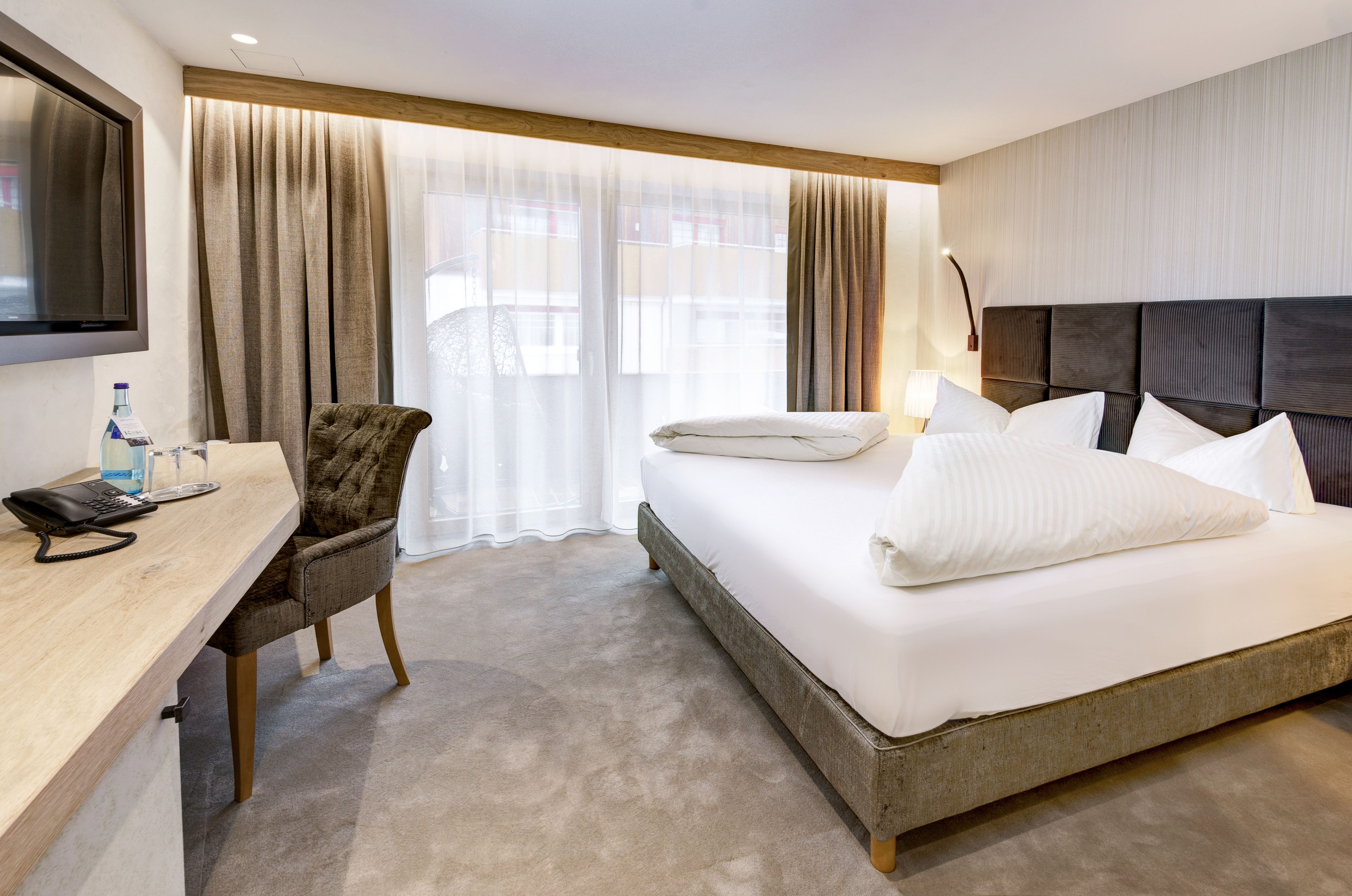 double room, balcony, mountain view (kuschelnest) | hypo-allergenic bedding, in-room safe, desk, free wifi