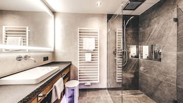 Classic Single Room, Balcony, Mountain View | Bathroom | Shower, rainfall showerhead, free toiletries, hair dryer
