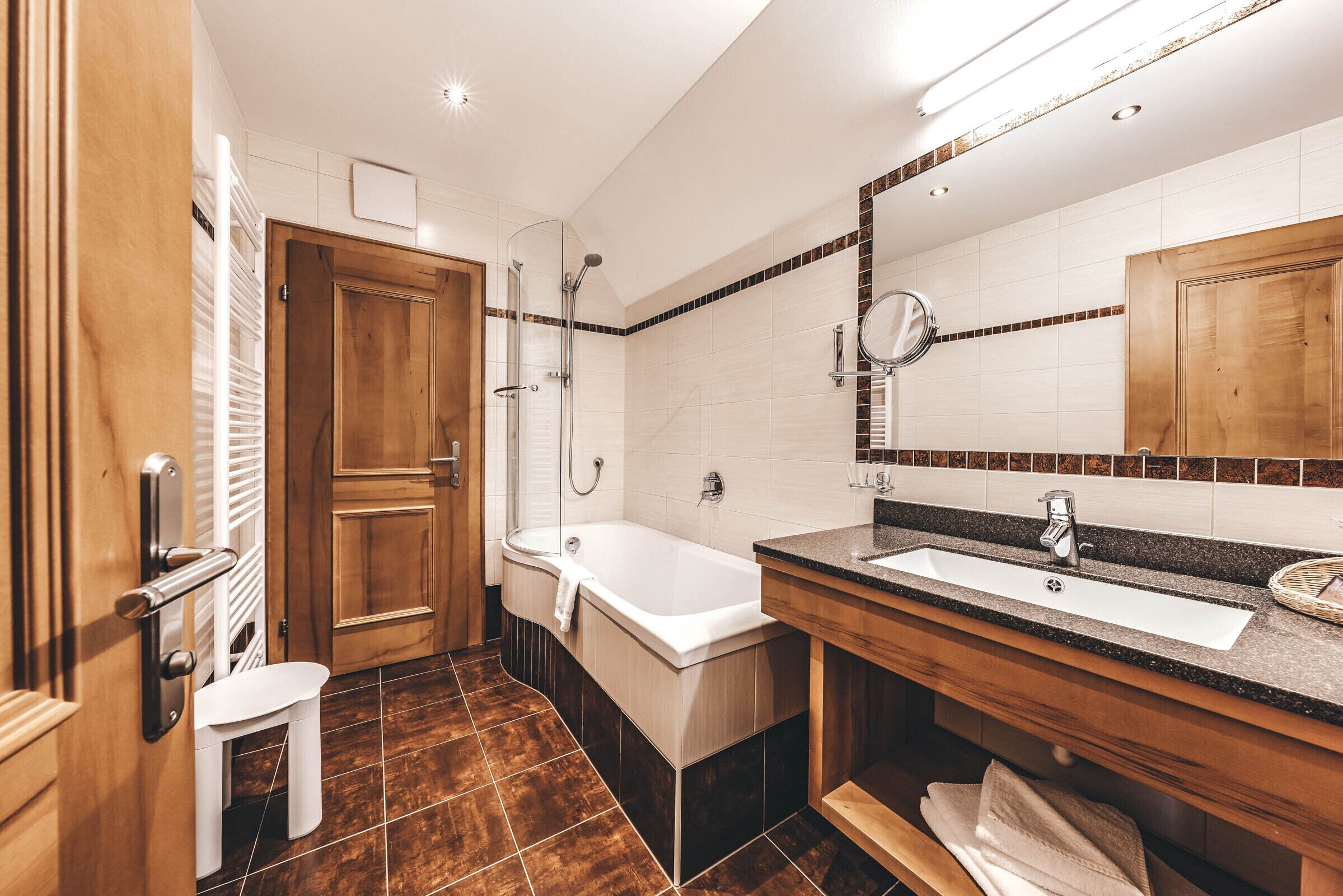 double room, mountain view (tower) | bathroom | free toiletries, hair dryer, bathrobes, towels